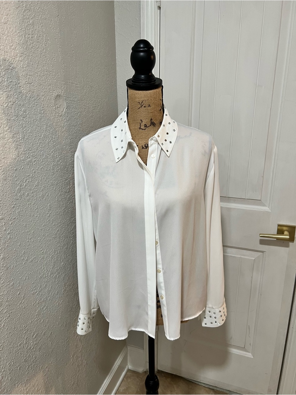 Zara White Button-Down Shirt with Studded Collar and Cuffs